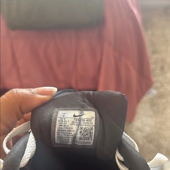 Nike Black and Blue Athletic Shoes with Swoosh Logo - Picture 11 of 11